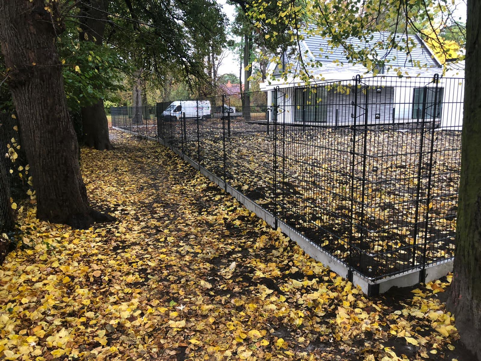 Montaż ogrodzenia typu R fit
